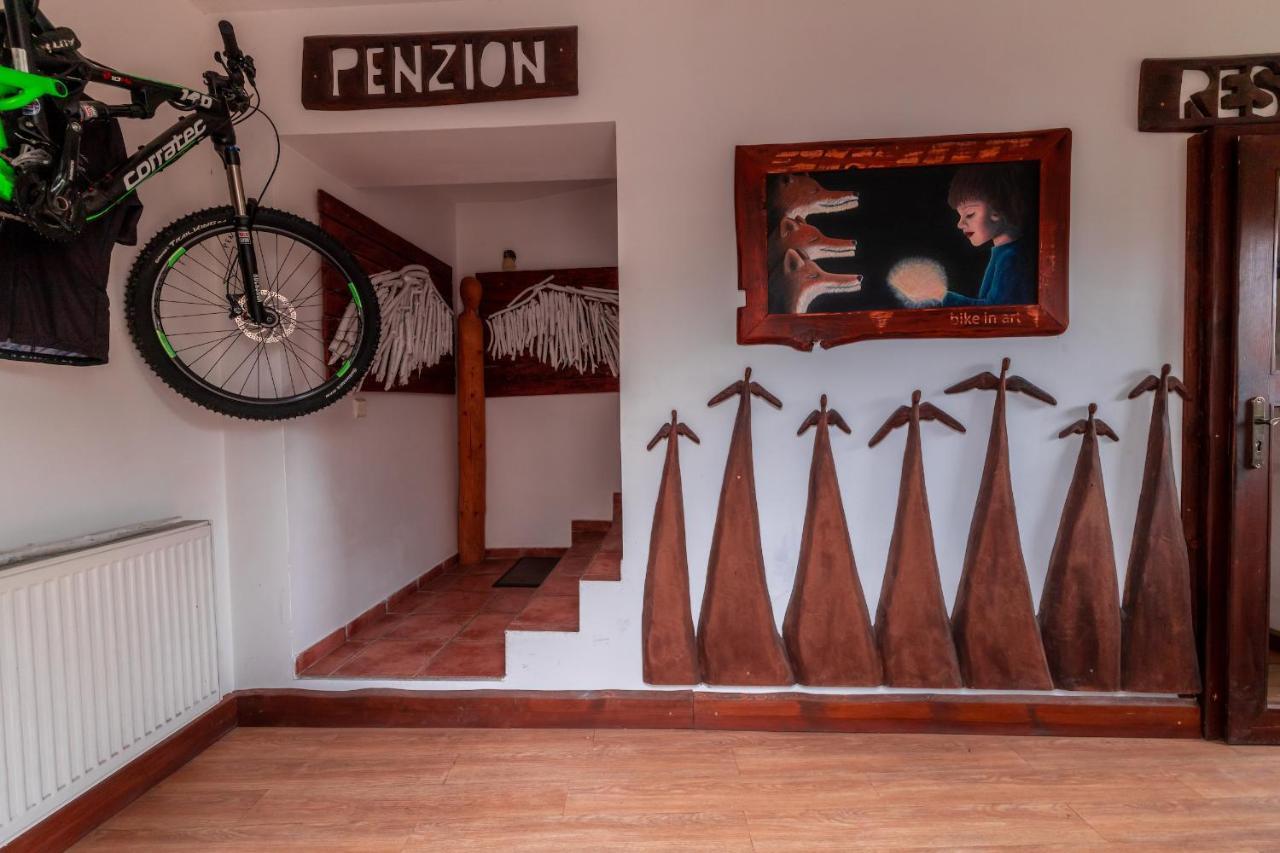 Bike Bistro A Penzion U Vsech Andelu Nove Mesto pod Smrkem Eksteriør bilde